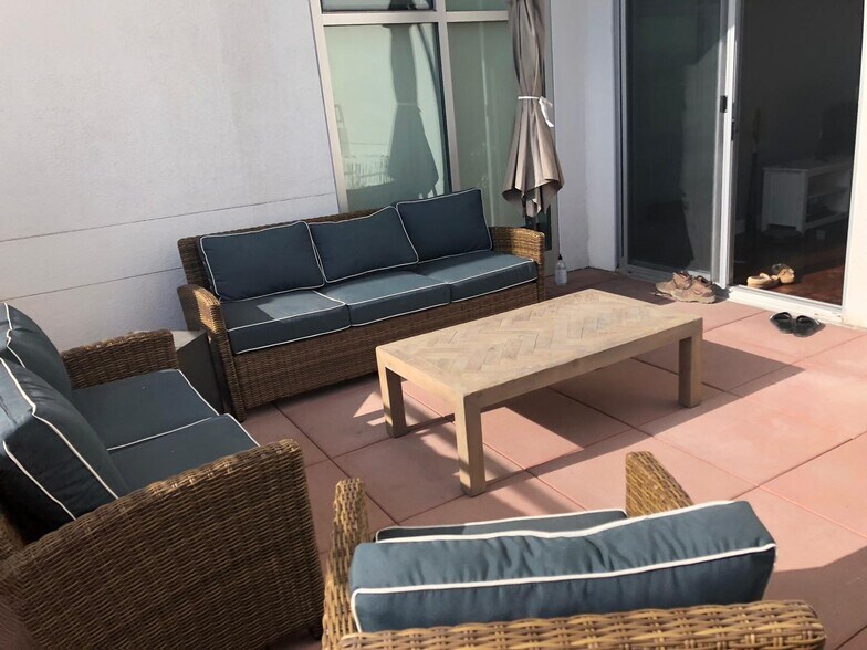 Patio Terrace (Furnished) - 150 Las Vegas Blvd N