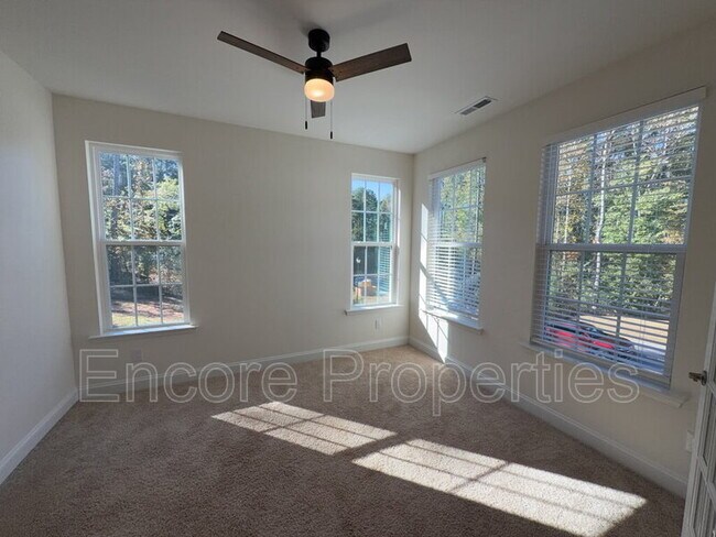 Building Photo - 241 Mill Bend Dr