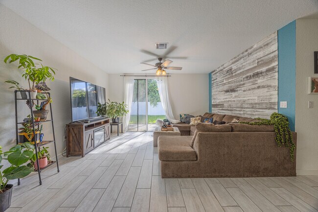 Building Photo - 2460 Timber Forest Dr