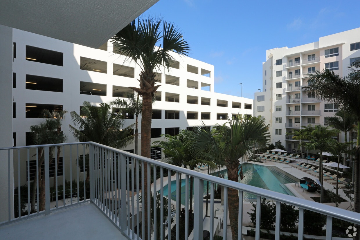 Loftin Place Refined Apartment Homes West Palm Beach Fl Apartment Finder