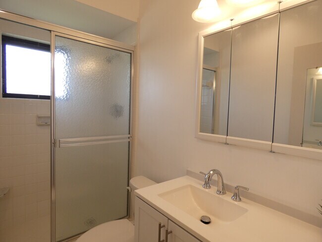 Building Photo - 3 SE Turtle Creek Dr