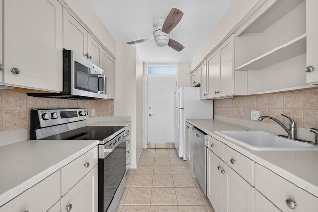 Building Photo - 55+ Winter Park Condo