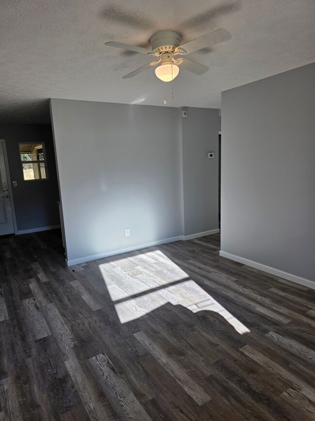 Building Photo - Ragland