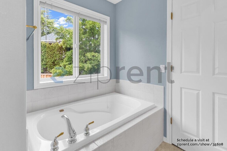 Building Photo - 13139 SW Wellington Pl