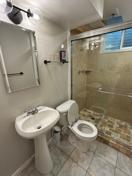 Bathroom view 2 - 4571 Beach Ct