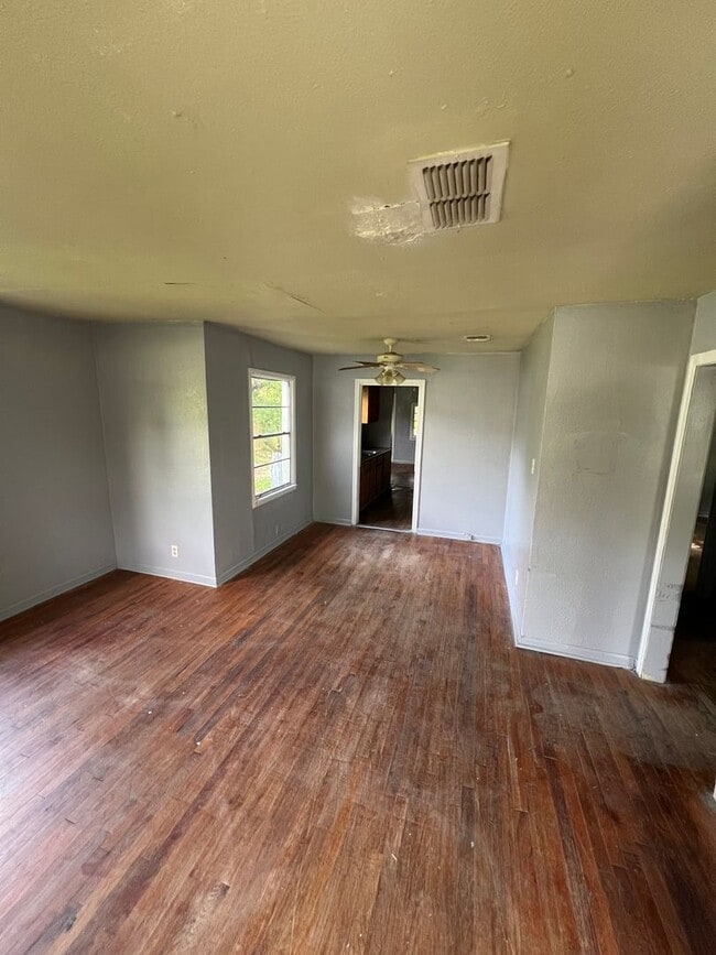 Building Photo - 2728 Hillcrest Ave