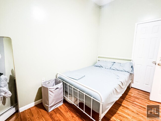 Building Photo - AMSTERDAM AVENUE