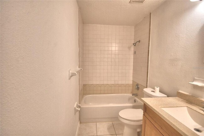 Building Photo - 914 Grape Ave