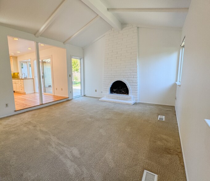 Building Photo - 3826 Paseo Grande