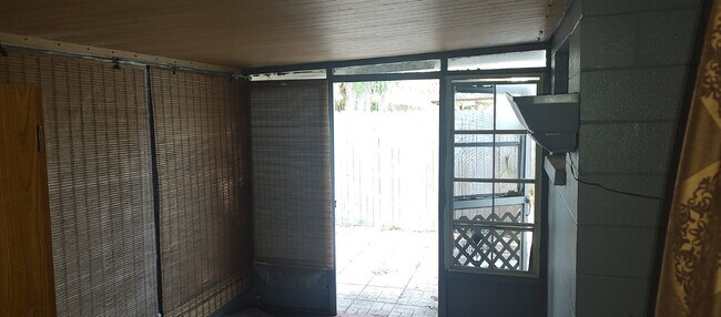 Building Photo - Charming 2-Bed in Holiday, FL