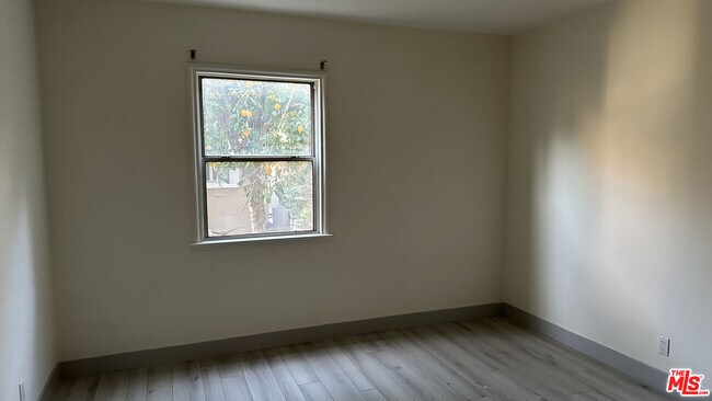 Building Photo - 11223 Emelita St
