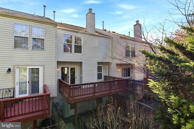 Building Photo - 6203 Abbottsbury Row