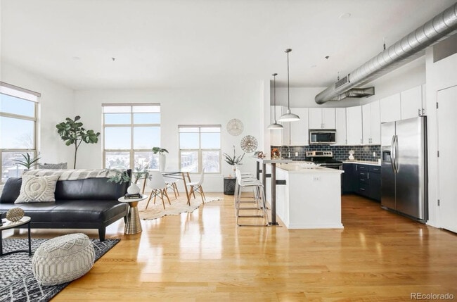 Building Photo - 2900 N Downing St