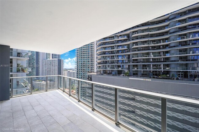 Building Photo - 1010 Brickell Ave
