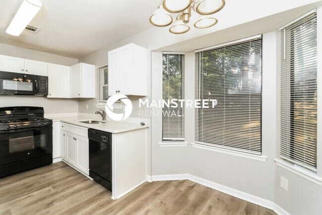 Building Photo - 3 Bedroom Pet-Friendly Home in Tucker, GA with Main Street Renewal