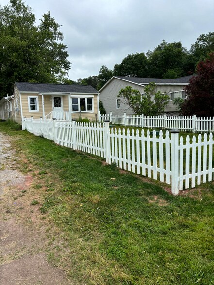 Building Photo - 3824 Old Taneytown Rd