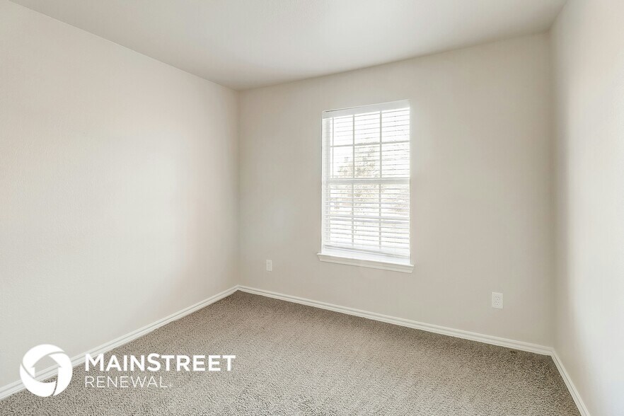 Building Photo - 715 S Parks Dr