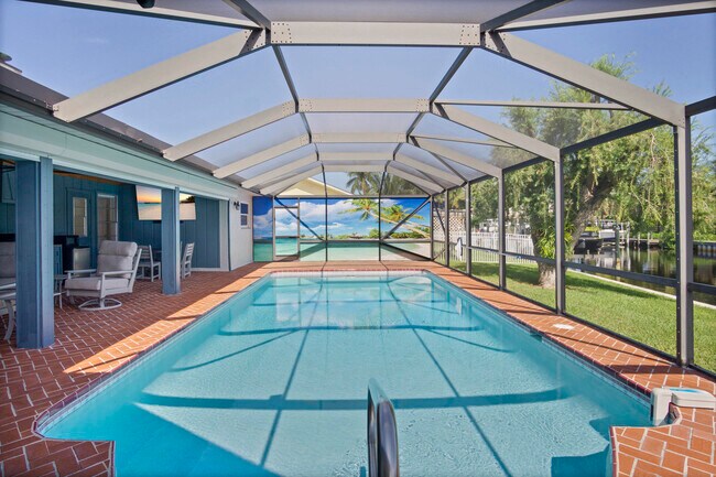 Building Photo - 1360 SW Albatross Way