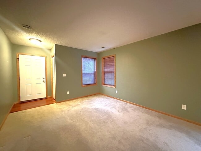 Building Photo - 11448 Town Center Dr