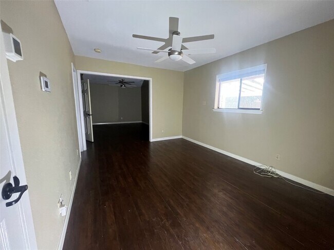 Building Photo - 332 Belmont Dr