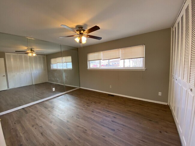 Building Photo - Charming 3 Bedroom with Great Yard