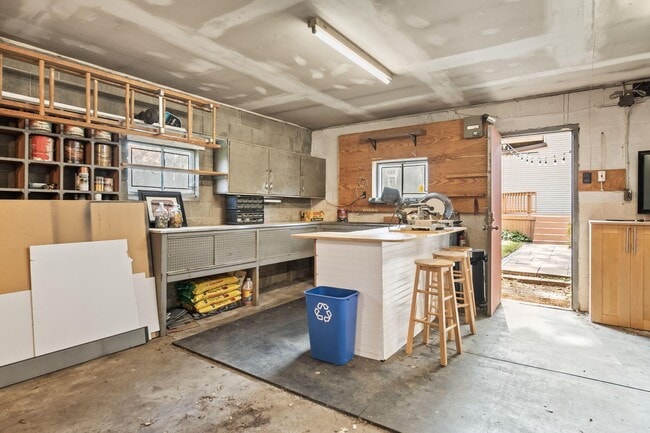 Building Photo - 116 Hanford St