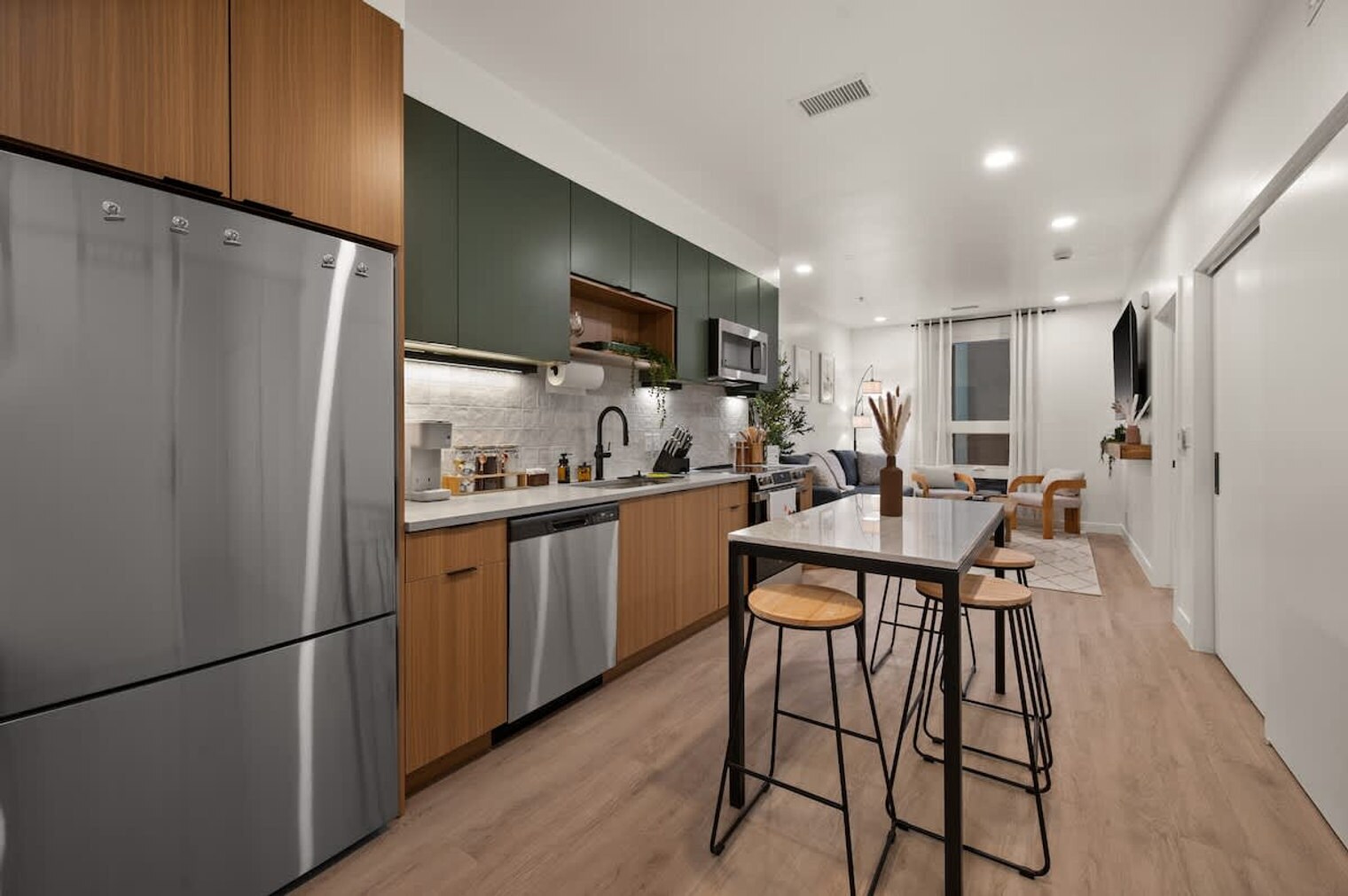 Building Photo - 646 S 400 W