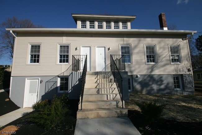 Building Photo - 499 New Brunswick Ave