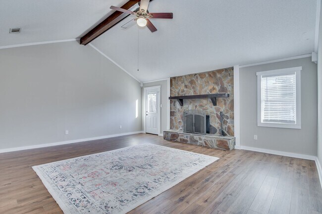 Building Photo - 4 Bedroom Ranch in Columbia County