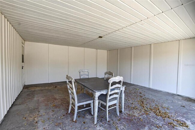 Building Photo - 311 NE 5th St