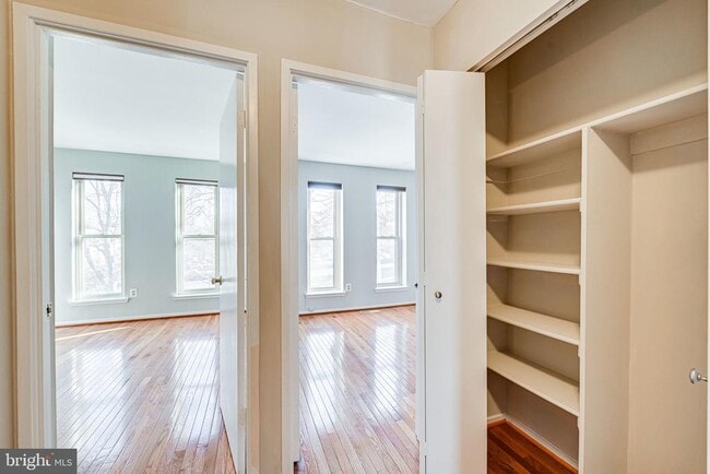 Building Photo - 1727 Cy Ct