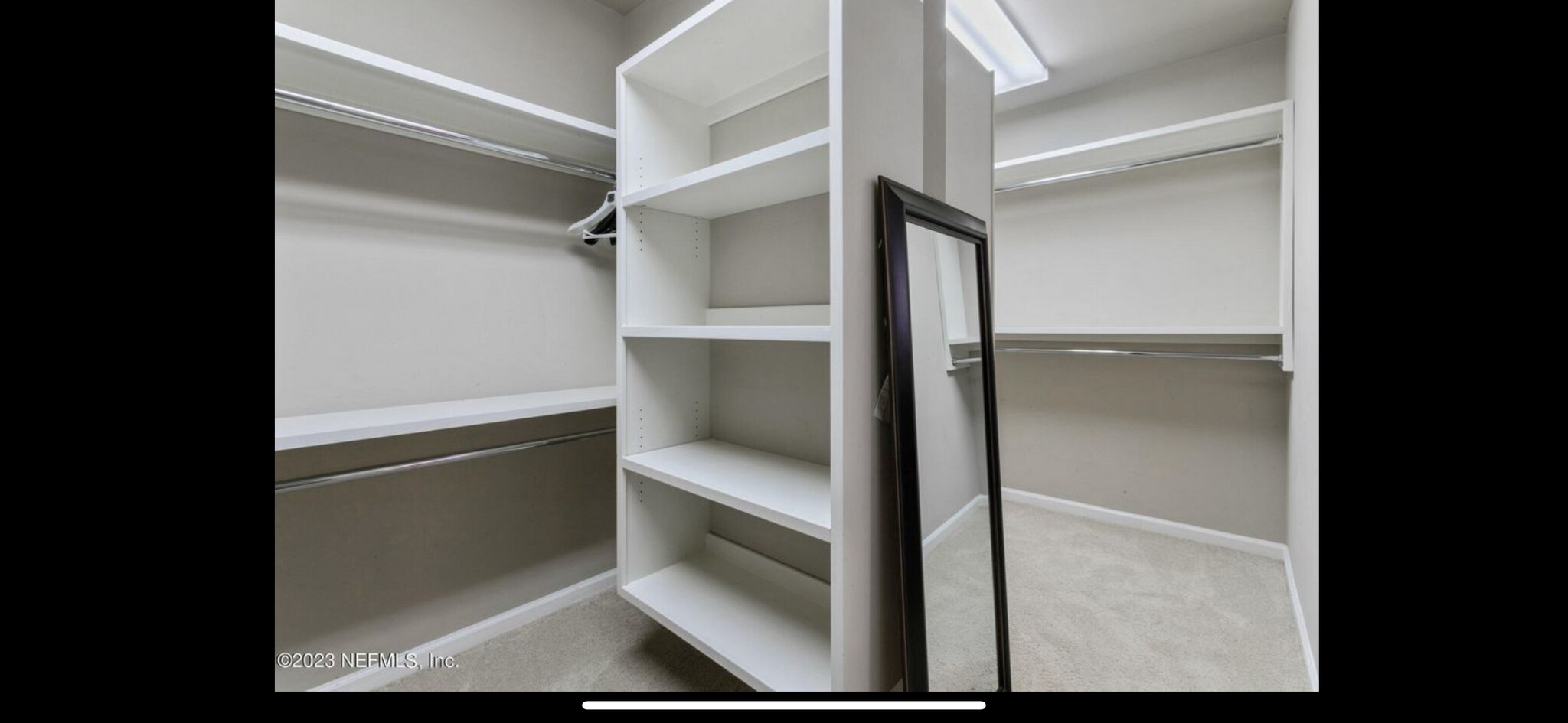 Building Photo - 400 E Bay St