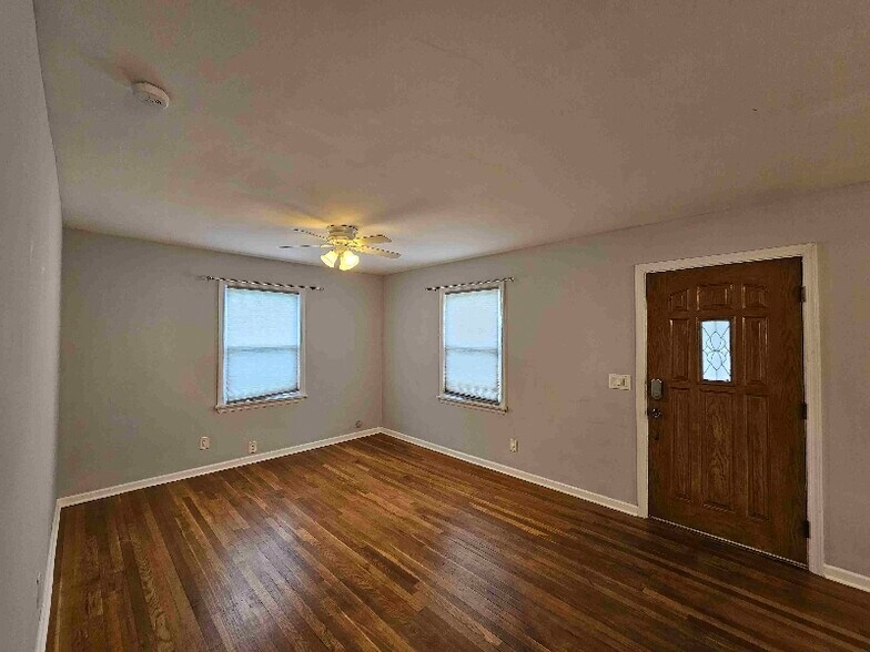 Building Photo - 3717 Charloe Ct