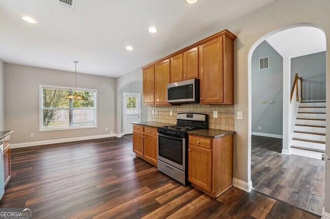 Building Photo - 405 Ashley Ln
