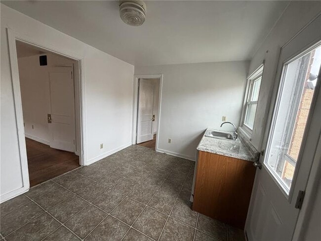 Building Photo - 5839 Darlington Rd