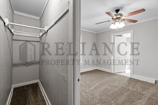 Building Photo - 232 S Sedgwick St