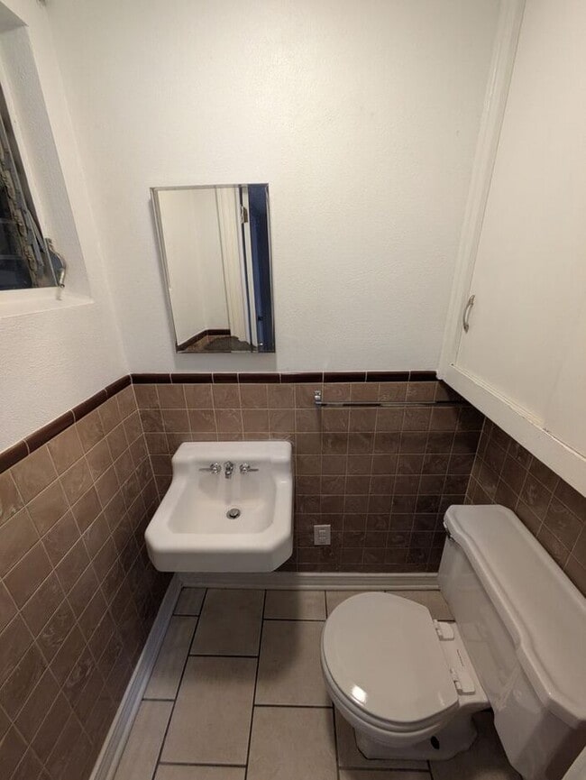 Building Photo - 3BD/2.5BA Single Family Home in Conover, NC