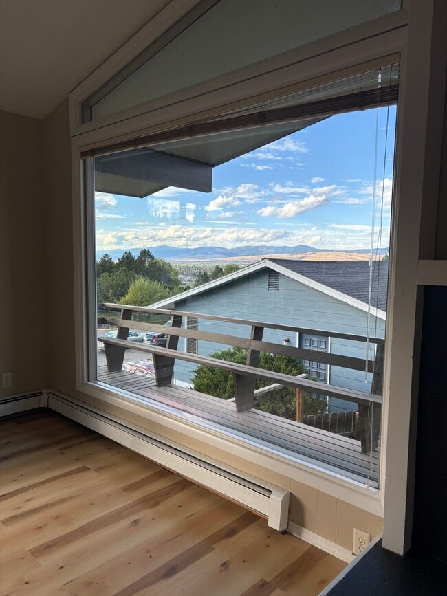 Building Photo - Stunning South Missoula Home with Views fo...