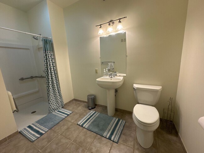 Building Photo - Lehigh Riverport 2 Bedroom Condo