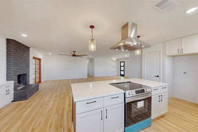 Building Photo - 820 Bedford Ct W
