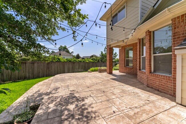 Building Photo - 2 Granite Path Pl