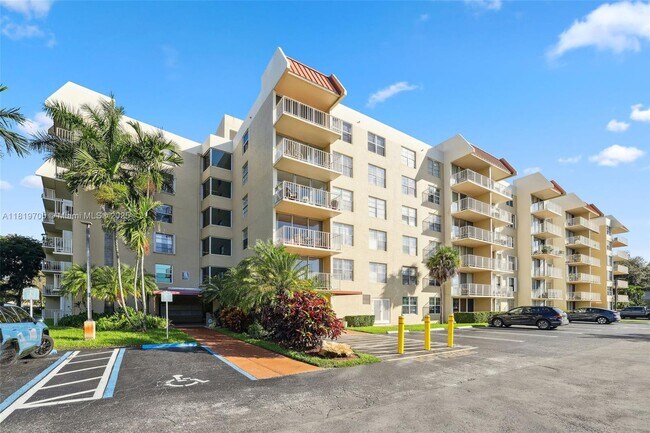 Building Photo - 13120 SW 92nd Ave