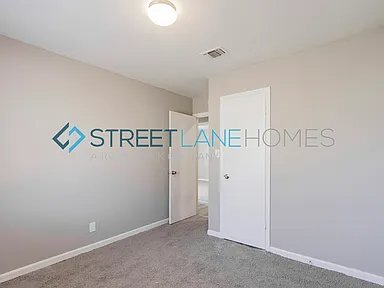 Building Photo - 4059 W Oak Dr