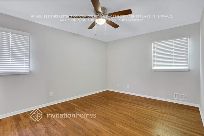 Building Photo - 2737 Knollview Dr