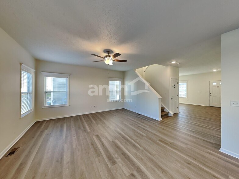 Building Photo - 62 Henderson Ln