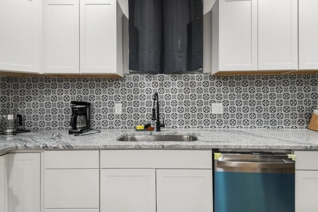 Building Photo - 150 N 22nd St