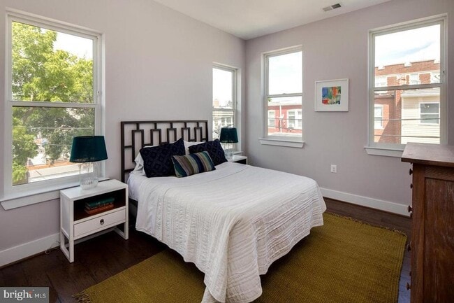 Building Photo - 3542 Warder St NW