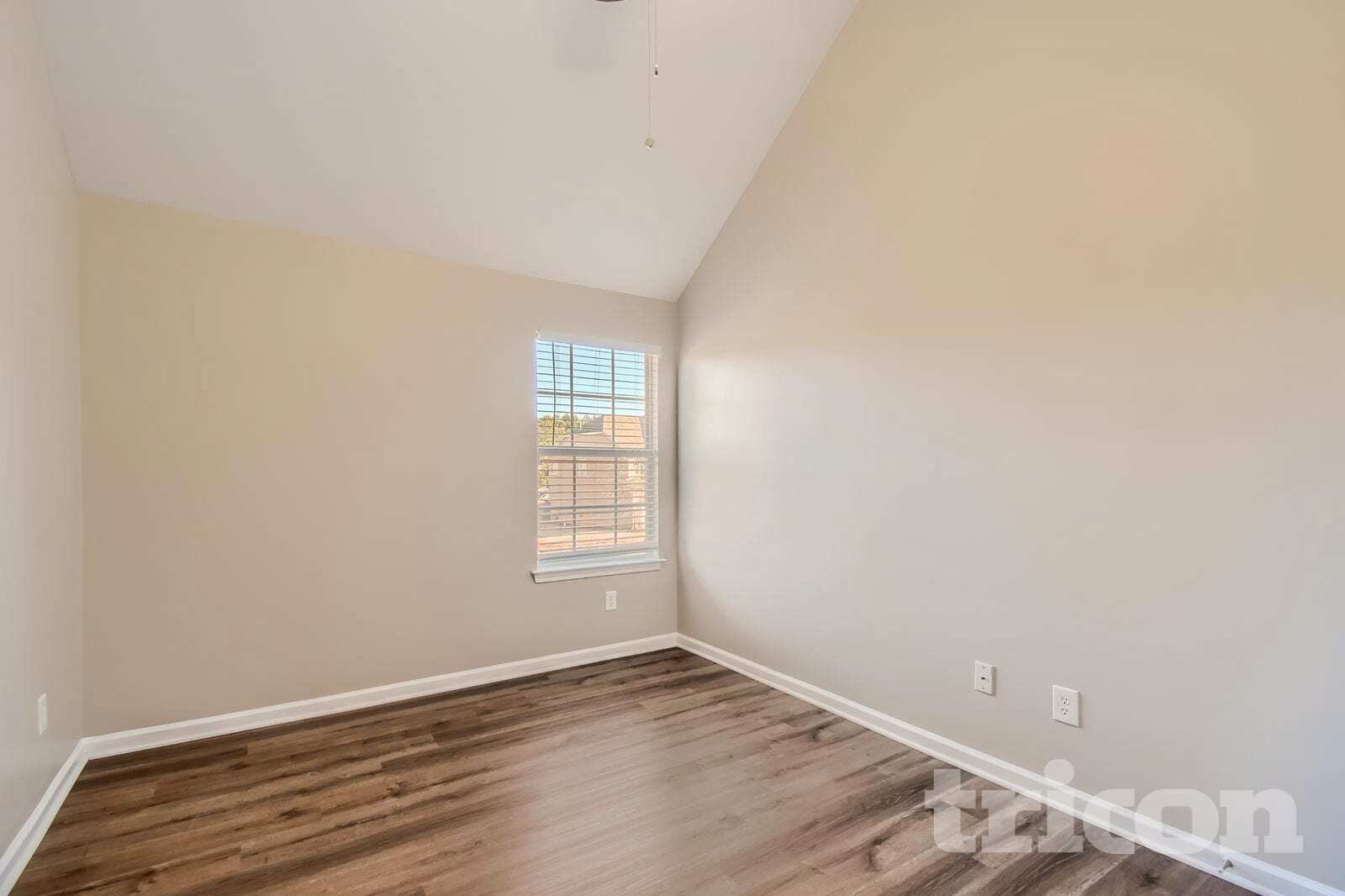 Building Photo - 30 Silver Willow Walk