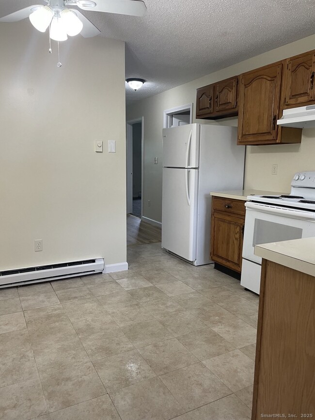 Building Photo - 68 W Main St