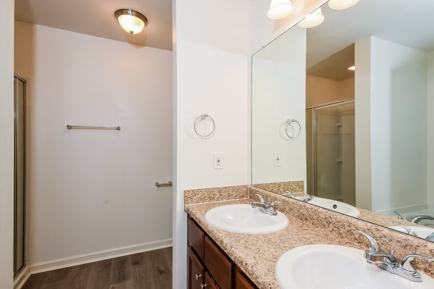 Building Photo - 222 Westridge Cir